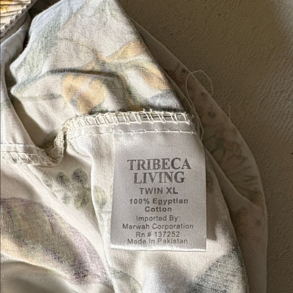 2 twin XL Tribeca Living Floral 100% cotton sheet sets can be used on split king - Picture 5 of 6